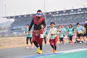 BIB: 509, 51739
                            <button type="button" onclick="openModal(10478442)" class="btn btn-primary btn-sm float-right btn-popup" data-toggle="modal" data-target=".modal-high-quality">
                        <i class="fas fa-shopping-cart"></i> Add to Cart
                    </button>
                                            <button type="button" onclick="isThisMe(10478442, true)" class="btn btn-success btn-sm float-right btn-popup btn-isme hidden" data-toggle="tooltip" data-placement="bottom" title="นี่คือรูปของคุณใช่ไหม คลิกที่นี่เพื่อเอาเข้าอัลบั้ม">
                        <i class="fas fa-plus"></i> Add to album
                    </button>
                    <button type="button" onclick="isThisMe(10478442, false)" class="btn btn-warning btn-sm float-right btn-popup btn-isnotme hidden">
                        <i class="fas fa-ban"></i> Remove from album
                    </button>