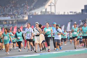 BIB: 50971, 51548, 52770, 52250
                            <button type="button" onclick="openModal(10474069)" class="btn btn-primary btn-sm float-right btn-popup" data-toggle="modal" data-target=".modal-high-quality">
                        <i class="fas fa-shopping-cart"></i> Add to Cart
                    </button>
                                            <button type="button" onclick="isThisMe(10474069, true)" class="btn btn-success btn-sm float-right btn-popup btn-isme hidden" data-toggle="tooltip" data-placement="bottom" title="นี่คือรูปของคุณใช่ไหม คลิกที่นี่เพื่อเอาเข้าอัลบั้ม">
                        <i class="fas fa-plus"></i> Add to album
                    </button>
                    <button type="button" onclick="isThisMe(10474069, false)" class="btn btn-warning btn-sm float-right btn-popup btn-isnotme hidden">
                        <i class="fas fa-ban"></i> Remove from album
                    </button>