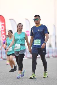 BIB: 52017, 52613
                            <button type="button" onclick="openModal(10484189)" class="btn btn-primary btn-sm float-right btn-popup" data-toggle="modal" data-target=".modal-high-quality">
                        <i class="fas fa-shopping-cart"></i> Add to Cart
                    </button>
                                            <button type="button" onclick="isThisMe(10484189, true)" class="btn btn-success btn-sm float-right btn-popup btn-isme hidden" data-toggle="tooltip" data-placement="bottom" title="นี่คือรูปของคุณใช่ไหม คลิกที่นี่เพื่อเอาเข้าอัลบั้ม">
                        <i class="fas fa-plus"></i> Add to album
                    </button>
                    <button type="button" onclick="isThisMe(10484189, false)" class="btn btn-warning btn-sm float-right btn-popup btn-isnotme hidden">
                        <i class="fas fa-ban"></i> Remove from album
                    </button>