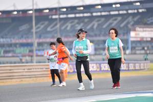 BIB: 50703, 50730
                            <button type="button" onclick="openModal(10480247)" class="btn btn-primary btn-sm float-right btn-popup" data-toggle="modal" data-target=".modal-high-quality">
                        <i class="fas fa-shopping-cart"></i> Add to Cart
                    </button>
                                            <button type="button" onclick="isThisMe(10480247, true)" class="btn btn-success btn-sm float-right btn-popup btn-isme hidden" data-toggle="tooltip" data-placement="bottom" title="นี่คือรูปของคุณใช่ไหม คลิกที่นี่เพื่อเอาเข้าอัลบั้ม">
                        <i class="fas fa-plus"></i> Add to album
                    </button>
                    <button type="button" onclick="isThisMe(10480247, false)" class="btn btn-warning btn-sm float-right btn-popup btn-isnotme hidden">
                        <i class="fas fa-ban"></i> Remove from album
                    </button>