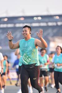 BIB: 3390
                            <button type="button" onclick="openModal(10472778)" class="btn btn-primary btn-sm float-right btn-popup" data-toggle="modal" data-target=".modal-high-quality">
                        <i class="fas fa-shopping-cart"></i> Add to Cart
                    </button>
                                            <button type="button" onclick="isThisMe(10472778, true)" class="btn btn-success btn-sm float-right btn-popup btn-isme hidden" data-toggle="tooltip" data-placement="bottom" title="นี่คือรูปของคุณใช่ไหม คลิกที่นี่เพื่อเอาเข้าอัลบั้ม">
                        <i class="fas fa-plus"></i> Add to album
                    </button>
                    <button type="button" onclick="isThisMe(10472778, false)" class="btn btn-warning btn-sm float-right btn-popup btn-isnotme hidden">
                        <i class="fas fa-ban"></i> Remove from album
                    </button>