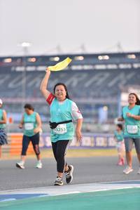 BIB: 3253, 1149
                            <button type="button" onclick="openModal(10479591)" class="btn btn-primary btn-sm float-right btn-popup" data-toggle="modal" data-target=".modal-high-quality">
                        <i class="fas fa-shopping-cart"></i> Add to Cart
                    </button>
                                            <button type="button" onclick="isThisMe(10479591, true)" class="btn btn-success btn-sm float-right btn-popup btn-isme hidden" data-toggle="tooltip" data-placement="bottom" title="นี่คือรูปของคุณใช่ไหม คลิกที่นี่เพื่อเอาเข้าอัลบั้ม">
                        <i class="fas fa-plus"></i> Add to album
                    </button>
                    <button type="button" onclick="isThisMe(10479591, false)" class="btn btn-warning btn-sm float-right btn-popup btn-isnotme hidden">
                        <i class="fas fa-ban"></i> Remove from album
                    </button>