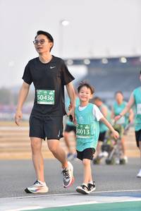 BIB: 50436, 50013
                            <button type="button" onclick="openModal(10477553)" class="btn btn-primary btn-sm float-right btn-popup" data-toggle="modal" data-target=".modal-high-quality">
                        <i class="fas fa-shopping-cart"></i> Add to Cart
                    </button>
                                            <button type="button" onclick="isThisMe(10477553, true)" class="btn btn-success btn-sm float-right btn-popup btn-isme hidden" data-toggle="tooltip" data-placement="bottom" title="นี่คือรูปของคุณใช่ไหม คลิกที่นี่เพื่อเอาเข้าอัลบั้ม">
                        <i class="fas fa-plus"></i> Add to album
                    </button>
                    <button type="button" onclick="isThisMe(10477553, false)" class="btn btn-warning btn-sm float-right btn-popup btn-isnotme hidden">
                        <i class="fas fa-ban"></i> Remove from album
                    </button>