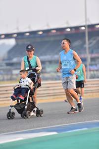 BIB: 200
                            <button type="button" onclick="openModal(10479203)" class="btn btn-primary btn-sm float-right btn-popup" data-toggle="modal" data-target=".modal-high-quality">
                        <i class="fas fa-shopping-cart"></i> Add to Cart
                    </button>
                                            <button type="button" onclick="isThisMe(10479203, true)" class="btn btn-success btn-sm float-right btn-popup btn-isme hidden" data-toggle="tooltip" data-placement="bottom" title="นี่คือรูปของคุณใช่ไหม คลิกที่นี่เพื่อเอาเข้าอัลบั้ม">
                        <i class="fas fa-plus"></i> Add to album
                    </button>
                    <button type="button" onclick="isThisMe(10479203, false)" class="btn btn-warning btn-sm float-right btn-popup btn-isnotme hidden">
                        <i class="fas fa-ban"></i> Remove from album
                    </button>