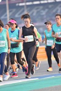 BIB: 518, 228, 0616
                            <button type="button" onclick="openModal(10472570)" class="btn btn-primary btn-sm float-right btn-popup" data-toggle="modal" data-target=".modal-high-quality">
                        <i class="fas fa-shopping-cart"></i> Add to Cart
                    </button>
                                            <button type="button" onclick="isThisMe(10472570, true)" class="btn btn-success btn-sm float-right btn-popup btn-isme hidden" data-toggle="tooltip" data-placement="bottom" title="นี่คือรูปของคุณใช่ไหม คลิกที่นี่เพื่อเอาเข้าอัลบั้ม">
                        <i class="fas fa-plus"></i> Add to album
                    </button>
                    <button type="button" onclick="isThisMe(10472570, false)" class="btn btn-warning btn-sm float-right btn-popup btn-isnotme hidden">
                        <i class="fas fa-ban"></i> Remove from album
                    </button>