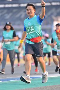 BIB: 51920
                            <button type="button" onclick="openModal(10473500)" class="btn btn-primary btn-sm float-right btn-popup" data-toggle="modal" data-target=".modal-high-quality">
                        <i class="fas fa-shopping-cart"></i> Add to Cart
                    </button>
                                            <button type="button" onclick="isThisMe(10473500, true)" class="btn btn-success btn-sm float-right btn-popup btn-isme hidden" data-toggle="tooltip" data-placement="bottom" title="นี่คือรูปของคุณใช่ไหม คลิกที่นี่เพื่อเอาเข้าอัลบั้ม">
                        <i class="fas fa-plus"></i> Add to album
                    </button>
                    <button type="button" onclick="isThisMe(10473500, false)" class="btn btn-warning btn-sm float-right btn-popup btn-isnotme hidden">
                        <i class="fas fa-ban"></i> Remove from album
                    </button>