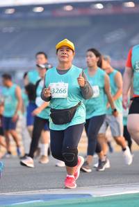 BIB: 3266
                            <button type="button" onclick="openModal(10473765)" class="btn btn-primary btn-sm float-right btn-popup" data-toggle="modal" data-target=".modal-high-quality">
                        <i class="fas fa-shopping-cart"></i> Add to Cart
                    </button>
                                            <button type="button" onclick="isThisMe(10473765, true)" class="btn btn-success btn-sm float-right btn-popup btn-isme hidden" data-toggle="tooltip" data-placement="bottom" title="นี่คือรูปของคุณใช่ไหม คลิกที่นี่เพื่อเอาเข้าอัลบั้ม">
                        <i class="fas fa-plus"></i> Add to album
                    </button>
                    <button type="button" onclick="isThisMe(10473765, false)" class="btn btn-warning btn-sm float-right btn-popup btn-isnotme hidden">
                        <i class="fas fa-ban"></i> Remove from album
                    </button>