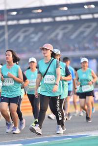 BIB: 51157, 53125, 019
                            <button type="button" onclick="openModal(10473231)" class="btn btn-primary btn-sm float-right btn-popup" data-toggle="modal" data-target=".modal-high-quality">
                        <i class="fas fa-shopping-cart"></i> Add to Cart
                    </button>
                                            <button type="button" onclick="isThisMe(10473231, true)" class="btn btn-success btn-sm float-right btn-popup btn-isme hidden" data-toggle="tooltip" data-placement="bottom" title="นี่คือรูปของคุณใช่ไหม คลิกที่นี่เพื่อเอาเข้าอัลบั้ม">
                        <i class="fas fa-plus"></i> Add to album
                    </button>
                    <button type="button" onclick="isThisMe(10473231, false)" class="btn btn-warning btn-sm float-right btn-popup btn-isnotme hidden">
                        <i class="fas fa-ban"></i> Remove from album
                    </button>