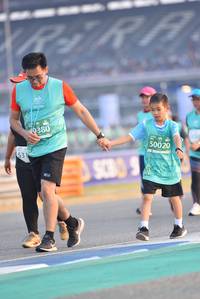 BIB: 380, 50020
                            <button type="button" onclick="openModal(10473321)" class="btn btn-primary btn-sm float-right btn-popup" data-toggle="modal" data-target=".modal-high-quality">
                        <i class="fas fa-shopping-cart"></i> Add to Cart
                    </button>
                                            <button type="button" onclick="isThisMe(10473321, true)" class="btn btn-success btn-sm float-right btn-popup btn-isme hidden" data-toggle="tooltip" data-placement="bottom" title="นี่คือรูปของคุณใช่ไหม คลิกที่นี่เพื่อเอาเข้าอัลบั้ม">
                        <i class="fas fa-plus"></i> Add to album
                    </button>
                    <button type="button" onclick="isThisMe(10473321, false)" class="btn btn-warning btn-sm float-right btn-popup btn-isnotme hidden">
                        <i class="fas fa-ban"></i> Remove from album
                    </button>