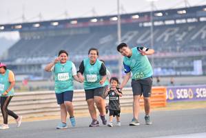 BIB: 53021, 53303, 52032, 
                            <button type="button" onclick="openModal(10480468)" class="btn btn-primary btn-sm float-right btn-popup" data-toggle="modal" data-target=".modal-high-quality">
                        <i class="fas fa-shopping-cart"></i> Add to Cart
                    </button>
                                            <button type="button" onclick="isThisMe(10480468, true)" class="btn btn-success btn-sm float-right btn-popup btn-isme hidden" data-toggle="tooltip" data-placement="bottom" title="นี่คือรูปของคุณใช่ไหม คลิกที่นี่เพื่อเอาเข้าอัลบั้ม">
                        <i class="fas fa-plus"></i> Add to album
                    </button>
                    <button type="button" onclick="isThisMe(10480468, false)" class="btn btn-warning btn-sm float-right btn-popup btn-isnotme hidden">
                        <i class="fas fa-ban"></i> Remove from album
                    </button>