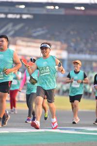 BIB: 50168, 1069
                            <button type="button" onclick="openModal(10474125)" class="btn btn-primary btn-sm float-right btn-popup" data-toggle="modal" data-target=".modal-high-quality">
                        <i class="fas fa-shopping-cart"></i> Add to Cart
                    </button>
                                            <button type="button" onclick="isThisMe(10474125, true)" class="btn btn-success btn-sm float-right btn-popup btn-isme hidden" data-toggle="tooltip" data-placement="bottom" title="นี่คือรูปของคุณใช่ไหม คลิกที่นี่เพื่อเอาเข้าอัลบั้ม">
                        <i class="fas fa-plus"></i> Add to album
                    </button>
                    <button type="button" onclick="isThisMe(10474125, false)" class="btn btn-warning btn-sm float-right btn-popup btn-isnotme hidden">
                        <i class="fas fa-ban"></i> Remove from album
                    </button>