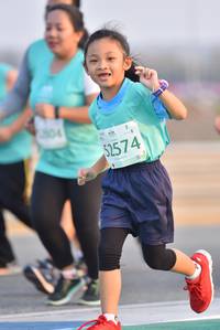 BIB: 804, 2574
                            <button type="button" onclick="openModal(10473526)" class="btn btn-primary btn-sm float-right btn-popup" data-toggle="modal" data-target=".modal-high-quality">
                        <i class="fas fa-shopping-cart"></i> Add to Cart
                    </button>
                                            <button type="button" onclick="isThisMe(10473526, true)" class="btn btn-success btn-sm float-right btn-popup btn-isme hidden" data-toggle="tooltip" data-placement="bottom" title="นี่คือรูปของคุณใช่ไหม คลิกที่นี่เพื่อเอาเข้าอัลบั้ม">
                        <i class="fas fa-plus"></i> Add to album
                    </button>
                    <button type="button" onclick="isThisMe(10473526, false)" class="btn btn-warning btn-sm float-right btn-popup btn-isnotme hidden">
                        <i class="fas fa-ban"></i> Remove from album
                    </button>