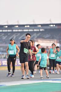 BIB: 50436, 53176
                            <button type="button" onclick="openModal(10477475)" class="btn btn-primary btn-sm float-right btn-popup" data-toggle="modal" data-target=".modal-high-quality">
                        <i class="fas fa-shopping-cart"></i> Add to Cart
                    </button>
                                            <button type="button" onclick="isThisMe(10477475, true)" class="btn btn-success btn-sm float-right btn-popup btn-isme hidden" data-toggle="tooltip" data-placement="bottom" title="นี่คือรูปของคุณใช่ไหม คลิกที่นี่เพื่อเอาเข้าอัลบั้ม">
                        <i class="fas fa-plus"></i> Add to album
                    </button>
                    <button type="button" onclick="isThisMe(10477475, false)" class="btn btn-warning btn-sm float-right btn-popup btn-isnotme hidden">
                        <i class="fas fa-ban"></i> Remove from album
                    </button>