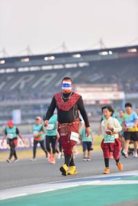 BIB: 094, 51739
                            <button type="button" onclick="openModal(10478402)" class="btn btn-primary btn-sm float-right btn-popup" data-toggle="modal" data-target=".modal-high-quality">
                        <i class="fas fa-shopping-cart"></i> Add to Cart
                    </button>
                                            <button type="button" onclick="isThisMe(10478402, true)" class="btn btn-success btn-sm float-right btn-popup btn-isme hidden" data-toggle="tooltip" data-placement="bottom" title="นี่คือรูปของคุณใช่ไหม คลิกที่นี่เพื่อเอาเข้าอัลบั้ม">
                        <i class="fas fa-plus"></i> Add to album
                    </button>
                    <button type="button" onclick="isThisMe(10478402, false)" class="btn btn-warning btn-sm float-right btn-popup btn-isnotme hidden">
                        <i class="fas fa-ban"></i> Remove from album
                    </button>