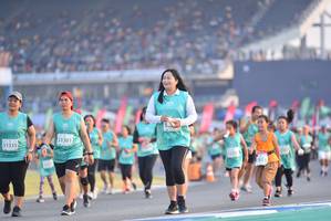 BIB: 1301, 51335
                            <button type="button" onclick="openModal(10473911)" class="btn btn-primary btn-sm float-right btn-popup" data-toggle="modal" data-target=".modal-high-quality">
                        <i class="fas fa-shopping-cart"></i> Add to Cart
                    </button>
                                            <button type="button" onclick="isThisMe(10473911, true)" class="btn btn-success btn-sm float-right btn-popup btn-isme hidden" data-toggle="tooltip" data-placement="bottom" title="นี่คือรูปของคุณใช่ไหม คลิกที่นี่เพื่อเอาเข้าอัลบั้ม">
                        <i class="fas fa-plus"></i> Add to album
                    </button>
                    <button type="button" onclick="isThisMe(10473911, false)" class="btn btn-warning btn-sm float-right btn-popup btn-isnotme hidden">
                        <i class="fas fa-ban"></i> Remove from album
                    </button>