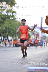 BIB: 25538
                            <button type="button" onclick="openModal(11335593)" class="btn btn-primary btn-sm float-right btn-popup" data-toggle="modal" data-target=".modal-high-quality">
                        <i class="fas fa-shopping-cart"></i> Add to Cart
                    </button>
                                            <button type="button" onclick="isThisMe(11335593, true)" class="btn btn-success btn-sm float-right btn-popup btn-isme hidden" data-toggle="tooltip" data-placement="bottom" title="นี่คือรูปของคุณใช่ไหม คลิกที่นี่เพื่อเอาเข้าอัลบั้ม">
                        <i class="fas fa-plus"></i> Add to album
                    </button>
                    <button type="button" onclick="isThisMe(11335593, false)" class="btn btn-warning btn-sm float-right btn-popup btn-isnotme hidden">
                        <i class="fas fa-ban"></i> Remove from album
                    </button>