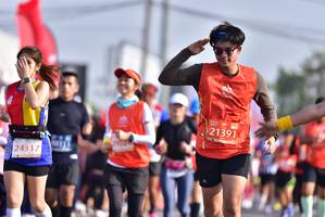 BIB: 2552, 81205, 23804
                            <button type="button" onclick="openModal(11280571)" class="btn btn-primary btn-sm float-right btn-popup" data-toggle="modal" data-target=".modal-high-quality">
                        <i class="fas fa-shopping-cart"></i> Add to Cart
                    </button>
                                            <button type="button" onclick="isThisMe(11280571, true)" class="btn btn-success btn-sm float-right btn-popup btn-isme hidden" data-toggle="tooltip" data-placement="bottom" title="นี่คือรูปของคุณใช่ไหม คลิกที่นี่เพื่อเอาเข้าอัลบั้ม">
                        <i class="fas fa-plus"></i> Add to album
                    </button>
                    <button type="button" onclick="isThisMe(11280571, false)" class="btn btn-warning btn-sm float-right btn-popup btn-isnotme hidden">
                        <i class="fas fa-ban"></i> Remove from album
                    </button>