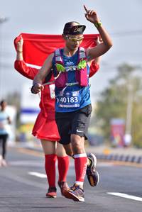 BIB: 273, 0725, 20451, 12577, 128, 2565, 203
                            <button type="button" onclick="openModal(11290860)" class="btn btn-primary btn-sm float-right btn-popup" data-toggle="modal" data-target=".modal-high-quality">
                        <i class="fas fa-shopping-cart"></i> Add to Cart
                    </button>
                                            <button type="button" onclick="isThisMe(11290860, true)" class="btn btn-success btn-sm float-right btn-popup btn-isme hidden" data-toggle="tooltip" data-placement="bottom" title="นี่คือรูปของคุณใช่ไหม คลิกที่นี่เพื่อเอาเข้าอัลบั้ม">
                        <i class="fas fa-plus"></i> Add to album
                    </button>
                    <button type="button" onclick="isThisMe(11290860, false)" class="btn btn-warning btn-sm float-right btn-popup btn-isnotme hidden">
                        <i class="fas fa-ban"></i> Remove from album
                    </button>