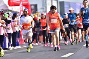 BIB: 24518, 4570, 26372
                            <button type="button" onclick="openModal(11293919)" class="btn btn-primary btn-sm float-right btn-popup" data-toggle="modal" data-target=".modal-high-quality">
                        <i class="fas fa-shopping-cart"></i> Add to Cart
                    </button>
                                            <button type="button" onclick="isThisMe(11293919, true)" class="btn btn-success btn-sm float-right btn-popup btn-isme hidden" data-toggle="tooltip" data-placement="bottom" title="นี่คือรูปของคุณใช่ไหม คลิกที่นี่เพื่อเอาเข้าอัลบั้ม">
                        <i class="fas fa-plus"></i> Add to album
                    </button>
                    <button type="button" onclick="isThisMe(11293919, false)" class="btn btn-warning btn-sm float-right btn-popup btn-isnotme hidden">
                        <i class="fas fa-ban"></i> Remove from album
                    </button>
