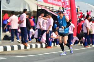 BIB: 43329
                            <button type="button" onclick="openModal(11116748)" class="btn btn-primary btn-sm float-right btn-popup" data-toggle="modal" data-target=".modal-high-quality">
                        <i class="fas fa-shopping-cart"></i> Add to Cart
                    </button>
                                            <button type="button" onclick="isThisMe(11116748, true)" class="btn btn-success btn-sm float-right btn-popup btn-isme hidden" data-toggle="tooltip" data-placement="bottom" title="นี่คือรูปของคุณใช่ไหม คลิกที่นี่เพื่อเอาเข้าอัลบั้ม">
                        <i class="fas fa-plus"></i> Add to album
                    </button>
                    <button type="button" onclick="isThisMe(11116748, false)" class="btn btn-warning btn-sm float-right btn-popup btn-isnotme hidden">
                        <i class="fas fa-ban"></i> Remove from album
                    </button>