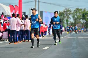 BIB: 22091
                            <button type="button" onclick="openModal(11141572)" class="btn btn-primary btn-sm float-right btn-popup" data-toggle="modal" data-target=".modal-high-quality">
                        <i class="fas fa-shopping-cart"></i> Add to Cart
                    </button>
                                            <button type="button" onclick="isThisMe(11141572, true)" class="btn btn-success btn-sm float-right btn-popup btn-isme hidden" data-toggle="tooltip" data-placement="bottom" title="นี่คือรูปของคุณใช่ไหม คลิกที่นี่เพื่อเอาเข้าอัลบั้ม">
                        <i class="fas fa-plus"></i> Add to album
                    </button>
                    <button type="button" onclick="isThisMe(11141572, false)" class="btn btn-warning btn-sm float-right btn-popup btn-isnotme hidden">
                        <i class="fas fa-ban"></i> Remove from album
                    </button>