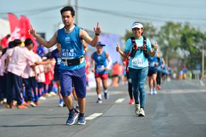 BIB: 45182, 43303
                            <button type="button" onclick="openModal(11099648)" class="btn btn-primary btn-sm float-right btn-popup" data-toggle="modal" data-target=".modal-high-quality">
                        <i class="fas fa-shopping-cart"></i> Add to Cart
                    </button>
                                            <button type="button" onclick="isThisMe(11099648, true)" class="btn btn-success btn-sm float-right btn-popup btn-isme hidden" data-toggle="tooltip" data-placement="bottom" title="นี่คือรูปของคุณใช่ไหม คลิกที่นี่เพื่อเอาเข้าอัลบั้ม">
                        <i class="fas fa-plus"></i> Add to album
                    </button>
                    <button type="button" onclick="isThisMe(11099648, false)" class="btn btn-warning btn-sm float-right btn-popup btn-isnotme hidden">
                        <i class="fas fa-ban"></i> Remove from album
                    </button>