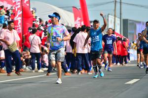 BIB: 465, 41757, 41603
                            <button type="button" onclick="openModal(11099462)" class="btn btn-primary btn-sm float-right btn-popup" data-toggle="modal" data-target=".modal-high-quality">
                        <i class="fas fa-shopping-cart"></i> Add to Cart
                    </button>
                                            <button type="button" onclick="isThisMe(11099462, true)" class="btn btn-success btn-sm float-right btn-popup btn-isme hidden" data-toggle="tooltip" data-placement="bottom" title="นี่คือรูปของคุณใช่ไหม คลิกที่นี่เพื่อเอาเข้าอัลบั้ม">
                        <i class="fas fa-plus"></i> Add to album
                    </button>
                    <button type="button" onclick="isThisMe(11099462, false)" class="btn btn-warning btn-sm float-right btn-popup btn-isnotme hidden">
                        <i class="fas fa-ban"></i> Remove from album
                    </button>