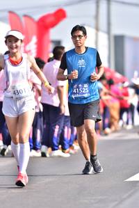 BIB: 250, 41920
                            <button type="button" onclick="openModal(11697213)" class="btn btn-primary btn-sm float-right btn-popup" data-toggle="modal" data-target=".modal-high-quality">
                        <i class="fas fa-shopping-cart"></i> Add to Cart
                    </button>
                                            <button type="button" onclick="isThisMe(11697213, true)" class="btn btn-success btn-sm float-right btn-popup btn-isme hidden" data-toggle="tooltip" data-placement="bottom" title="นี่คือรูปของคุณใช่ไหม คลิกที่นี่เพื่อเอาเข้าอัลบั้ม">
                        <i class="fas fa-plus"></i> Add to album
                    </button>
                    <button type="button" onclick="isThisMe(11697213, false)" class="btn btn-warning btn-sm float-right btn-popup btn-isnotme hidden">
                        <i class="fas fa-ban"></i> Remove from album
                    </button>