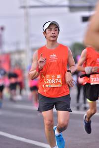 BIB: 20874, 723
                            <button type="button" onclick="openModal(11724166)" class="btn btn-primary btn-sm float-right btn-popup" data-toggle="modal" data-target=".modal-high-quality">
                        <i class="fas fa-shopping-cart"></i> Add to Cart
                    </button>
                                            <button type="button" onclick="isThisMe(11724166, true)" class="btn btn-success btn-sm float-right btn-popup btn-isme hidden" data-toggle="tooltip" data-placement="bottom" title="นี่คือรูปของคุณใช่ไหม คลิกที่นี่เพื่อเอาเข้าอัลบั้ม">
                        <i class="fas fa-plus"></i> Add to album
                    </button>
                    <button type="button" onclick="isThisMe(11724166, false)" class="btn btn-warning btn-sm float-right btn-popup btn-isnotme hidden">
                        <i class="fas fa-ban"></i> Remove from album
                    </button>