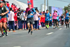 BIB: 45591
                            <button type="button" onclick="openModal(11140959)" class="btn btn-primary btn-sm float-right btn-popup" data-toggle="modal" data-target=".modal-high-quality">
                        <i class="fas fa-shopping-cart"></i> Add to Cart
                    </button>
                                            <button type="button" onclick="isThisMe(11140959, true)" class="btn btn-success btn-sm float-right btn-popup btn-isme hidden" data-toggle="tooltip" data-placement="bottom" title="นี่คือรูปของคุณใช่ไหม คลิกที่นี่เพื่อเอาเข้าอัลบั้ม">
                        <i class="fas fa-plus"></i> Add to album
                    </button>
                    <button type="button" onclick="isThisMe(11140959, false)" class="btn btn-warning btn-sm float-right btn-popup btn-isnotme hidden">
                        <i class="fas fa-ban"></i> Remove from album
                    </button>