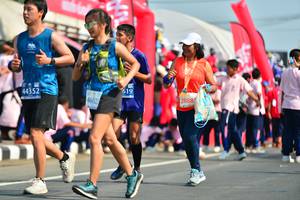 BIB: 28523, 23553, 826
                            <button type="button" onclick="openModal(11118843)" class="btn btn-primary btn-sm float-right btn-popup" data-toggle="modal" data-target=".modal-high-quality">
                        <i class="fas fa-shopping-cart"></i> Add to Cart
                    </button>
                                            <button type="button" onclick="isThisMe(11118843, true)" class="btn btn-success btn-sm float-right btn-popup btn-isme hidden" data-toggle="tooltip" data-placement="bottom" title="นี่คือรูปของคุณใช่ไหม คลิกที่นี่เพื่อเอาเข้าอัลบั้ม">
                        <i class="fas fa-plus"></i> Add to album
                    </button>
                    <button type="button" onclick="isThisMe(11118843, false)" class="btn btn-warning btn-sm float-right btn-popup btn-isnotme hidden">
                        <i class="fas fa-ban"></i> Remove from album
                    </button>