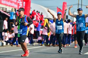 BIB: 41642, 43398, 0109
                            <button type="button" onclick="openModal(11121232)" class="btn btn-primary btn-sm float-right btn-popup" data-toggle="modal" data-target=".modal-high-quality">
                        <i class="fas fa-shopping-cart"></i> Add to Cart
                    </button>
                                            <button type="button" onclick="isThisMe(11121232, true)" class="btn btn-success btn-sm float-right btn-popup btn-isme hidden" data-toggle="tooltip" data-placement="bottom" title="นี่คือรูปของคุณใช่ไหม คลิกที่นี่เพื่อเอาเข้าอัลบั้ม">
                        <i class="fas fa-plus"></i> Add to album
                    </button>
                    <button type="button" onclick="isThisMe(11121232, false)" class="btn btn-warning btn-sm float-right btn-popup btn-isnotme hidden">
                        <i class="fas fa-ban"></i> Remove from album
                    </button>