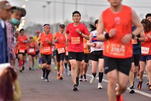 BIB: 21026, 27679, 24042
                            <button type="button" onclick="openModal(11744356)" class="btn btn-primary btn-sm float-right btn-popup" data-toggle="modal" data-target=".modal-high-quality">
                        <i class="fas fa-shopping-cart"></i> Add to Cart
                    </button>
                                            <button type="button" onclick="isThisMe(11744356, true)" class="btn btn-success btn-sm float-right btn-popup btn-isme hidden" data-toggle="tooltip" data-placement="bottom" title="นี่คือรูปของคุณใช่ไหม คลิกที่นี่เพื่อเอาเข้าอัลบั้ม">
                        <i class="fas fa-plus"></i> Add to album
                    </button>
                    <button type="button" onclick="isThisMe(11744356, false)" class="btn btn-warning btn-sm float-right btn-popup btn-isnotme hidden">
                        <i class="fas fa-ban"></i> Remove from album
                    </button>