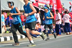 BIB: 0788, 6731, 40582
                            <button type="button" onclick="openModal(11105814)" class="btn btn-primary btn-sm float-right btn-popup" data-toggle="modal" data-target=".modal-high-quality">
                        <i class="fas fa-shopping-cart"></i> Add to Cart
                    </button>
                                            <button type="button" onclick="isThisMe(11105814, true)" class="btn btn-success btn-sm float-right btn-popup btn-isme hidden" data-toggle="tooltip" data-placement="bottom" title="นี่คือรูปของคุณใช่ไหม คลิกที่นี่เพื่อเอาเข้าอัลบั้ม">
                        <i class="fas fa-plus"></i> Add to album
                    </button>
                    <button type="button" onclick="isThisMe(11105814, false)" class="btn btn-warning btn-sm float-right btn-popup btn-isnotme hidden">
                        <i class="fas fa-ban"></i> Remove from album
                    </button>