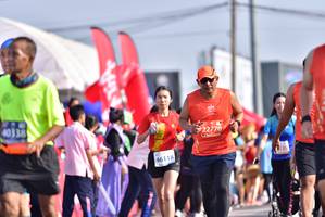 BIB: 40338, 22770, 46118
                            <button type="button" onclick="openModal(11623730)" class="btn btn-primary btn-sm float-right btn-popup" data-toggle="modal" data-target=".modal-high-quality">
                        <i class="fas fa-shopping-cart"></i> Add to Cart
                    </button>
                                            <button type="button" onclick="isThisMe(11623730, true)" class="btn btn-success btn-sm float-right btn-popup btn-isme hidden" data-toggle="tooltip" data-placement="bottom" title="นี่คือรูปของคุณใช่ไหม คลิกที่นี่เพื่อเอาเข้าอัลบั้ม">
                        <i class="fas fa-plus"></i> Add to album
                    </button>
                    <button type="button" onclick="isThisMe(11623730, false)" class="btn btn-warning btn-sm float-right btn-popup btn-isnotme hidden">
                        <i class="fas fa-ban"></i> Remove from album
                    </button>