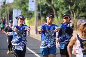 BIB: 80620, 42154, 80624
                            <button type="button" onclick="openModal(10853578)" class="btn btn-primary btn-sm float-right btn-popup" data-toggle="modal" data-target=".modal-high-quality">
                        <i class="fas fa-shopping-cart"></i> Add to Cart
                    </button>
                                            <button type="button" onclick="isThisMe(10853578, true)" class="btn btn-success btn-sm float-right btn-popup btn-isme hidden" data-toggle="tooltip" data-placement="bottom" title="นี่คือรูปของคุณใช่ไหม คลิกที่นี่เพื่อเอาเข้าอัลบั้ม">
                        <i class="fas fa-plus"></i> Add to album
                    </button>
                    <button type="button" onclick="isThisMe(10853578, false)" class="btn btn-warning btn-sm float-right btn-popup btn-isnotme hidden">
                        <i class="fas fa-ban"></i> Remove from album
                    </button>