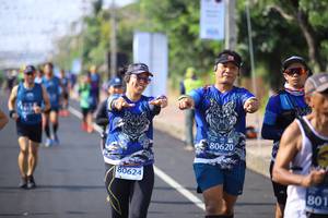 BIB: 26062
                            <button type="button" onclick="openModal(10853538)" class="btn btn-primary btn-sm float-right btn-popup" data-toggle="modal" data-target=".modal-high-quality">
                        <i class="fas fa-shopping-cart"></i> Add to Cart
                    </button>
                                            <button type="button" onclick="isThisMe(10853538, true)" class="btn btn-success btn-sm float-right btn-popup btn-isme hidden" data-toggle="tooltip" data-placement="bottom" title="นี่คือรูปของคุณใช่ไหม คลิกที่นี่เพื่อเอาเข้าอัลบั้ม">
                        <i class="fas fa-plus"></i> Add to album
                    </button>
                    <button type="button" onclick="isThisMe(10853538, false)" class="btn btn-warning btn-sm float-right btn-popup btn-isnotme hidden">
                        <i class="fas fa-ban"></i> Remove from album
                    </button>