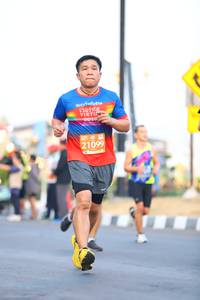 BIB: 2019, 21099
                            <button type="button" onclick="openModal(10765628)" class="btn btn-primary btn-sm float-right btn-popup" data-toggle="modal" data-target=".modal-high-quality">
                        <i class="fas fa-shopping-cart"></i> Add to Cart
                    </button>
                                            <button type="button" onclick="isThisMe(10765628, true)" class="btn btn-success btn-sm float-right btn-popup btn-isme hidden" data-toggle="tooltip" data-placement="bottom" title="นี่คือรูปของคุณใช่ไหม คลิกที่นี่เพื่อเอาเข้าอัลบั้ม">
                        <i class="fas fa-plus"></i> Add to album
                    </button>
                    <button type="button" onclick="isThisMe(10765628, false)" class="btn btn-warning btn-sm float-right btn-popup btn-isnotme hidden">
                        <i class="fas fa-ban"></i> Remove from album
                    </button>