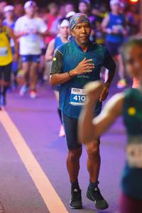 BIB: 410
                            <button type="button" onclick="openModal(13776864)" class="btn btn-primary btn-sm float-right btn-popup" data-toggle="modal" data-target=".modal-high-quality">
                        <i class="fas fa-shopping-cart"></i> Add to Cart
                    </button>
                                            <button type="button" onclick="isThisMe(13776864, true)" class="btn btn-success btn-sm float-right btn-popup btn-isme hidden" data-toggle="tooltip" data-placement="bottom" title="นี่คือรูปของคุณใช่ไหม คลิกที่นี่เพื่อเอาเข้าอัลบั้ม">
                        <i class="fas fa-plus"></i> Add to album
                    </button>
                    <button type="button" onclick="isThisMe(13776864, false)" class="btn btn-warning btn-sm float-right btn-popup btn-isnotme hidden">
                        <i class="fas fa-ban"></i> Remove from album
                    </button>