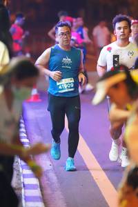 BIB: 41909
                            <button type="button" onclick="openModal(13777072)" class="btn btn-primary btn-sm float-right btn-popup" data-toggle="modal" data-target=".modal-high-quality">
                        <i class="fas fa-shopping-cart"></i> Add to Cart
                    </button>
                                            <button type="button" onclick="isThisMe(13777072, true)" class="btn btn-success btn-sm float-right btn-popup btn-isme hidden" data-toggle="tooltip" data-placement="bottom" title="นี่คือรูปของคุณใช่ไหม คลิกที่นี่เพื่อเอาเข้าอัลบั้ม">
                        <i class="fas fa-plus"></i> Add to album
                    </button>
                    <button type="button" onclick="isThisMe(13777072, false)" class="btn btn-warning btn-sm float-right btn-popup btn-isnotme hidden">
                        <i class="fas fa-ban"></i> Remove from album
                    </button>