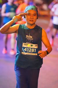 BIB: 425, 41281
                            <button type="button" onclick="openModal(13775979)" class="btn btn-primary btn-sm float-right btn-popup" data-toggle="modal" data-target=".modal-high-quality">
                        <i class="fas fa-shopping-cart"></i> Add to Cart
                    </button>
                                            <button type="button" onclick="isThisMe(13775979, true)" class="btn btn-success btn-sm float-right btn-popup btn-isme hidden" data-toggle="tooltip" data-placement="bottom" title="นี่คือรูปของคุณใช่ไหม คลิกที่นี่เพื่อเอาเข้าอัลบั้ม">
                        <i class="fas fa-plus"></i> Add to album
                    </button>
                    <button type="button" onclick="isThisMe(13775979, false)" class="btn btn-warning btn-sm float-right btn-popup btn-isnotme hidden">
                        <i class="fas fa-ban"></i> Remove from album
                    </button>