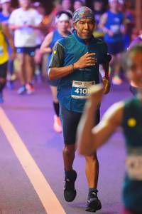 BIB: 410
                            <button type="button" onclick="openModal(13776866)" class="btn btn-primary btn-sm float-right btn-popup" data-toggle="modal" data-target=".modal-high-quality">
                        <i class="fas fa-shopping-cart"></i> Add to Cart
                    </button>
                                            <button type="button" onclick="isThisMe(13776866, true)" class="btn btn-success btn-sm float-right btn-popup btn-isme hidden" data-toggle="tooltip" data-placement="bottom" title="นี่คือรูปของคุณใช่ไหม คลิกที่นี่เพื่อเอาเข้าอัลบั้ม">
                        <i class="fas fa-plus"></i> Add to album
                    </button>
                    <button type="button" onclick="isThisMe(13776866, false)" class="btn btn-warning btn-sm float-right btn-popup btn-isnotme hidden">
                        <i class="fas fa-ban"></i> Remove from album
                    </button>