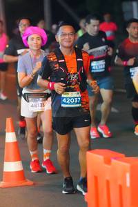 BIB: 195, 42037, 48135
                            <button type="button" onclick="openModal(13720884)" class="btn btn-primary btn-sm float-right btn-popup" data-toggle="modal" data-target=".modal-high-quality">
                        <i class="fas fa-shopping-cart"></i> Add to Cart
                    </button>
                                            <button type="button" onclick="isThisMe(13720884, true)" class="btn btn-success btn-sm float-right btn-popup btn-isme hidden" data-toggle="tooltip" data-placement="bottom" title="นี่คือรูปของคุณใช่ไหม คลิกที่นี่เพื่อเอาเข้าอัลบั้ม">
                        <i class="fas fa-plus"></i> Add to album
                    </button>
                    <button type="button" onclick="isThisMe(13720884, false)" class="btn btn-warning btn-sm float-right btn-popup btn-isnotme hidden">
                        <i class="fas fa-ban"></i> Remove from album
                    </button>