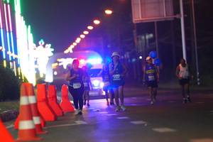 BIB: 41581
                            <button type="button" onclick="openModal(13720183)" class="btn btn-primary btn-sm float-right btn-popup" data-toggle="modal" data-target=".modal-high-quality">
                        <i class="fas fa-shopping-cart"></i> Add to Cart
                    </button>
                                            <button type="button" onclick="isThisMe(13720183, true)" class="btn btn-success btn-sm float-right btn-popup btn-isme hidden" data-toggle="tooltip" data-placement="bottom" title="นี่คือรูปของคุณใช่ไหม คลิกที่นี่เพื่อเอาเข้าอัลบั้ม">
                        <i class="fas fa-plus"></i> Add to album
                    </button>
                    <button type="button" onclick="isThisMe(13720183, false)" class="btn btn-warning btn-sm float-right btn-popup btn-isnotme hidden">
                        <i class="fas fa-ban"></i> Remove from album
                    </button>