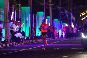 BIB: 764
                            <button type="button" onclick="openModal(13967090)" class="btn btn-primary btn-sm float-right btn-popup" data-toggle="modal" data-target=".modal-high-quality">
                        <i class="fas fa-shopping-cart"></i> Add to Cart
                    </button>
                                            <button type="button" onclick="isThisMe(13967090, true)" class="btn btn-success btn-sm float-right btn-popup btn-isme hidden" data-toggle="tooltip" data-placement="bottom" title="นี่คือรูปของคุณใช่ไหม คลิกที่นี่เพื่อเอาเข้าอัลบั้ม">
                        <i class="fas fa-plus"></i> Add to album
                    </button>
                    <button type="button" onclick="isThisMe(13967090, false)" class="btn btn-warning btn-sm float-right btn-popup btn-isnotme hidden">
                        <i class="fas fa-ban"></i> Remove from album
                    </button>