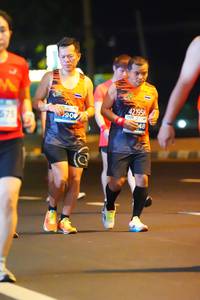 BIB: 42195, 575, 900
                            <button type="button" onclick="openModal(13928731)" class="btn btn-primary btn-sm float-right btn-popup" data-toggle="modal" data-target=".modal-high-quality">
                        <i class="fas fa-shopping-cart"></i> Add to Cart
                    </button>
                                            <button type="button" onclick="isThisMe(13928731, true)" class="btn btn-success btn-sm float-right btn-popup btn-isme hidden" data-toggle="tooltip" data-placement="bottom" title="นี่คือรูปของคุณใช่ไหม คลิกที่นี่เพื่อเอาเข้าอัลบั้ม">
                        <i class="fas fa-plus"></i> Add to album
                    </button>
                    <button type="button" onclick="isThisMe(13928731, false)" class="btn btn-warning btn-sm float-right btn-popup btn-isnotme hidden">
                        <i class="fas fa-ban"></i> Remove from album
                    </button>