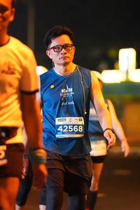 BIB: 202, 42568
                            <button type="button" onclick="openModal(13957529)" class="btn btn-primary btn-sm float-right btn-popup" data-toggle="modal" data-target=".modal-high-quality">
                        <i class="fas fa-shopping-cart"></i> Add to Cart
                    </button>
                                            <button type="button" onclick="isThisMe(13957529, true)" class="btn btn-success btn-sm float-right btn-popup btn-isme hidden" data-toggle="tooltip" data-placement="bottom" title="นี่คือรูปของคุณใช่ไหม คลิกที่นี่เพื่อเอาเข้าอัลบั้ม">
                        <i class="fas fa-plus"></i> Add to album
                    </button>
                    <button type="button" onclick="isThisMe(13957529, false)" class="btn btn-warning btn-sm float-right btn-popup btn-isnotme hidden">
                        <i class="fas fa-ban"></i> Remove from album
                    </button>