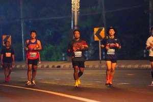 BIB: 46007, 47295, 45095
                            <button type="button" onclick="openModal(13933427)" class="btn btn-primary btn-sm float-right btn-popup" data-toggle="modal" data-target=".modal-high-quality">
                        <i class="fas fa-shopping-cart"></i> Add to Cart
                    </button>
                                            <button type="button" onclick="isThisMe(13933427, true)" class="btn btn-success btn-sm float-right btn-popup btn-isme hidden" data-toggle="tooltip" data-placement="bottom" title="นี่คือรูปของคุณใช่ไหม คลิกที่นี่เพื่อเอาเข้าอัลบั้ม">
                        <i class="fas fa-plus"></i> Add to album
                    </button>
                    <button type="button" onclick="isThisMe(13933427, false)" class="btn btn-warning btn-sm float-right btn-popup btn-isnotme hidden">
                        <i class="fas fa-ban"></i> Remove from album
                    </button>