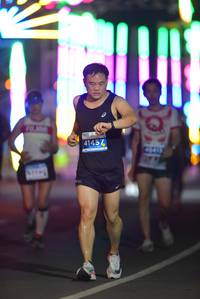 BIB: 4145
                            <button type="button" onclick="openModal(13789842)" class="btn btn-primary btn-sm float-right btn-popup" data-toggle="modal" data-target=".modal-high-quality">
                        <i class="fas fa-shopping-cart"></i> Add to Cart
                    </button>
                                            <button type="button" onclick="isThisMe(13789842, true)" class="btn btn-success btn-sm float-right btn-popup btn-isme hidden" data-toggle="tooltip" data-placement="bottom" title="นี่คือรูปของคุณใช่ไหม คลิกที่นี่เพื่อเอาเข้าอัลบั้ม">
                        <i class="fas fa-plus"></i> Add to album
                    </button>
                    <button type="button" onclick="isThisMe(13789842, false)" class="btn btn-warning btn-sm float-right btn-popup btn-isnotme hidden">
                        <i class="fas fa-ban"></i> Remove from album
                    </button>