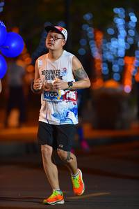 BIB: 4705
                            <button type="button" onclick="openModal(15311906)" class="btn btn-primary btn-sm float-right btn-popup" data-toggle="modal" data-target=".modal-high-quality">
                        <i class="fas fa-shopping-cart"></i> Add to Cart
                    </button>
                                            <button type="button" onclick="isThisMe(15311906, true)" class="btn btn-success btn-sm float-right btn-popup btn-isme hidden" data-toggle="tooltip" data-placement="bottom" title="นี่คือรูปของคุณใช่ไหม คลิกที่นี่เพื่อเอาเข้าอัลบั้ม">
                        <i class="fas fa-plus"></i> Add to album
                    </button>
                    <button type="button" onclick="isThisMe(15311906, false)" class="btn btn-warning btn-sm float-right btn-popup btn-isnotme hidden">
                        <i class="fas fa-ban"></i> Remove from album
                    </button>